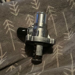 Car Part For your air conditioning - Thermostat Housing For A Chevy Cruze